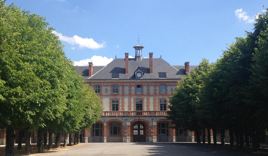 Façade du Lycée François 1er de Fontainebleau Vignette