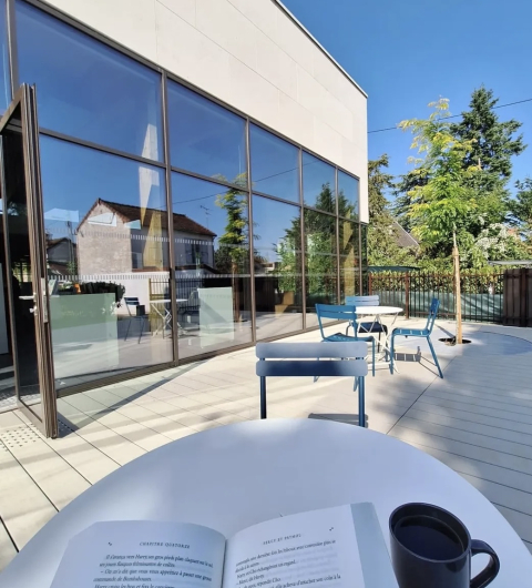 Mediathèque-terrasse
