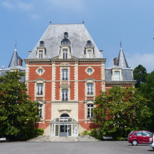 Château de Brolles, avenue Alfred Roll